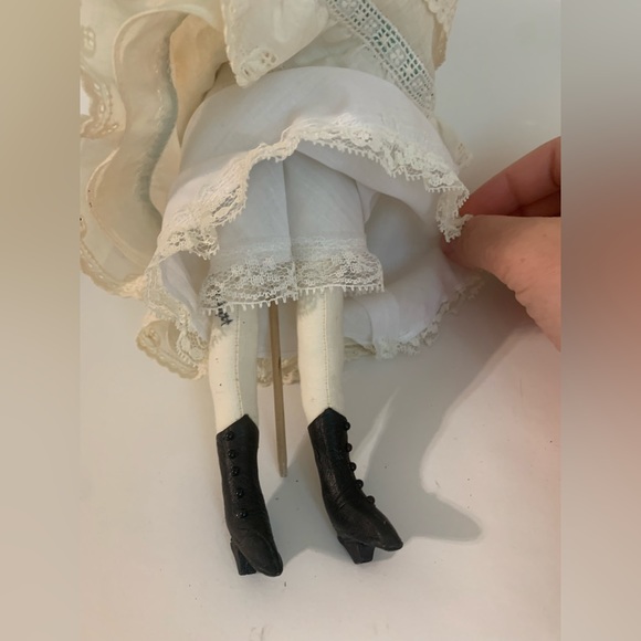 Vintage “Remember When” Original Soft Sculpture Red Head Doll in Edwardian Dress - Picture 5 of 10